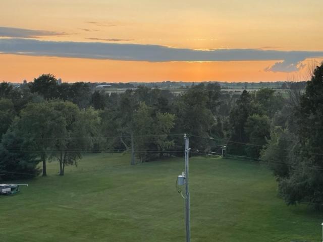 Гостевой дом Sunsets At The Oasis Greater Napanee Экстерьер фото